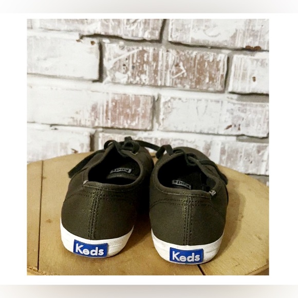 Keds Metallic Green Size 9.5 US Women’s Tennis Shoes - Picture 2 of 7